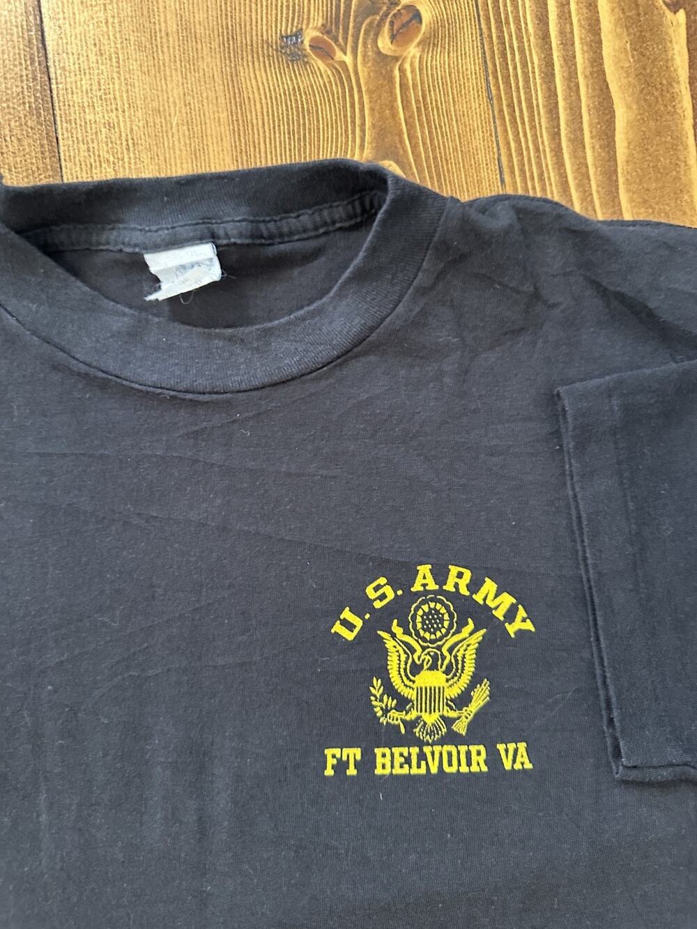 Vintage US Army Fort Belvoir Virginia Black Graphic Logo T-shirt Military Issue